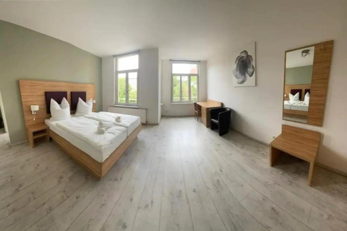 Apartment Am Dom Halle  Ngoại thất bức ảnh